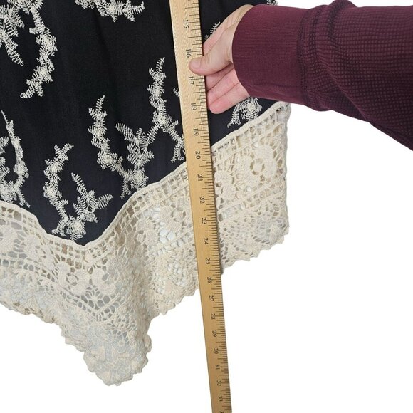 Solitaire Womens Black Cream Crochet Lace Blouse Rayon Cotton Hand Wash Only M - Picture 6 of 8